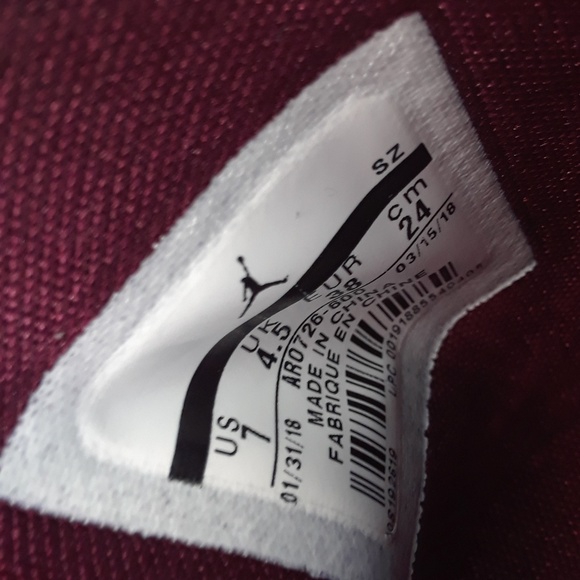 Women's Air Jordan Future Bordeaux AR0726600 - Picture 3 of 6